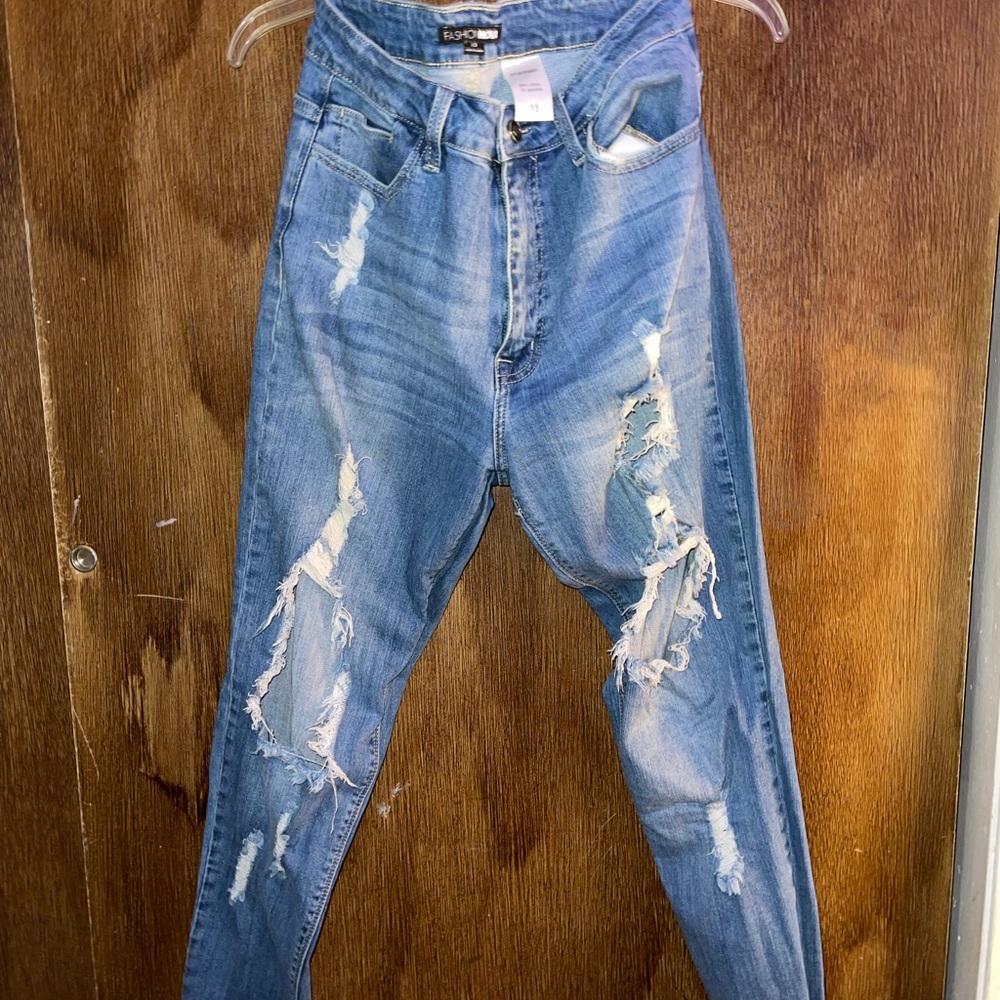 High weights ripped jeans